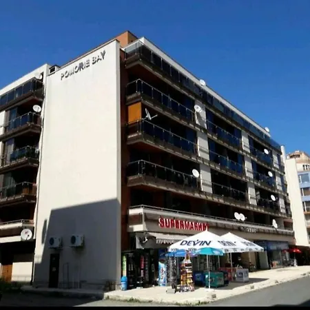 Bay Apartament פומורי