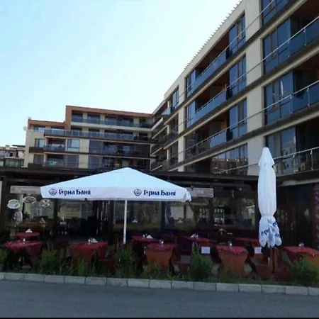 Bay Apartament פומורי